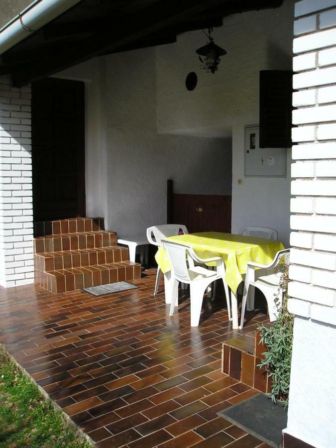 Twin Oaks Apartment Sisan Exterior photo