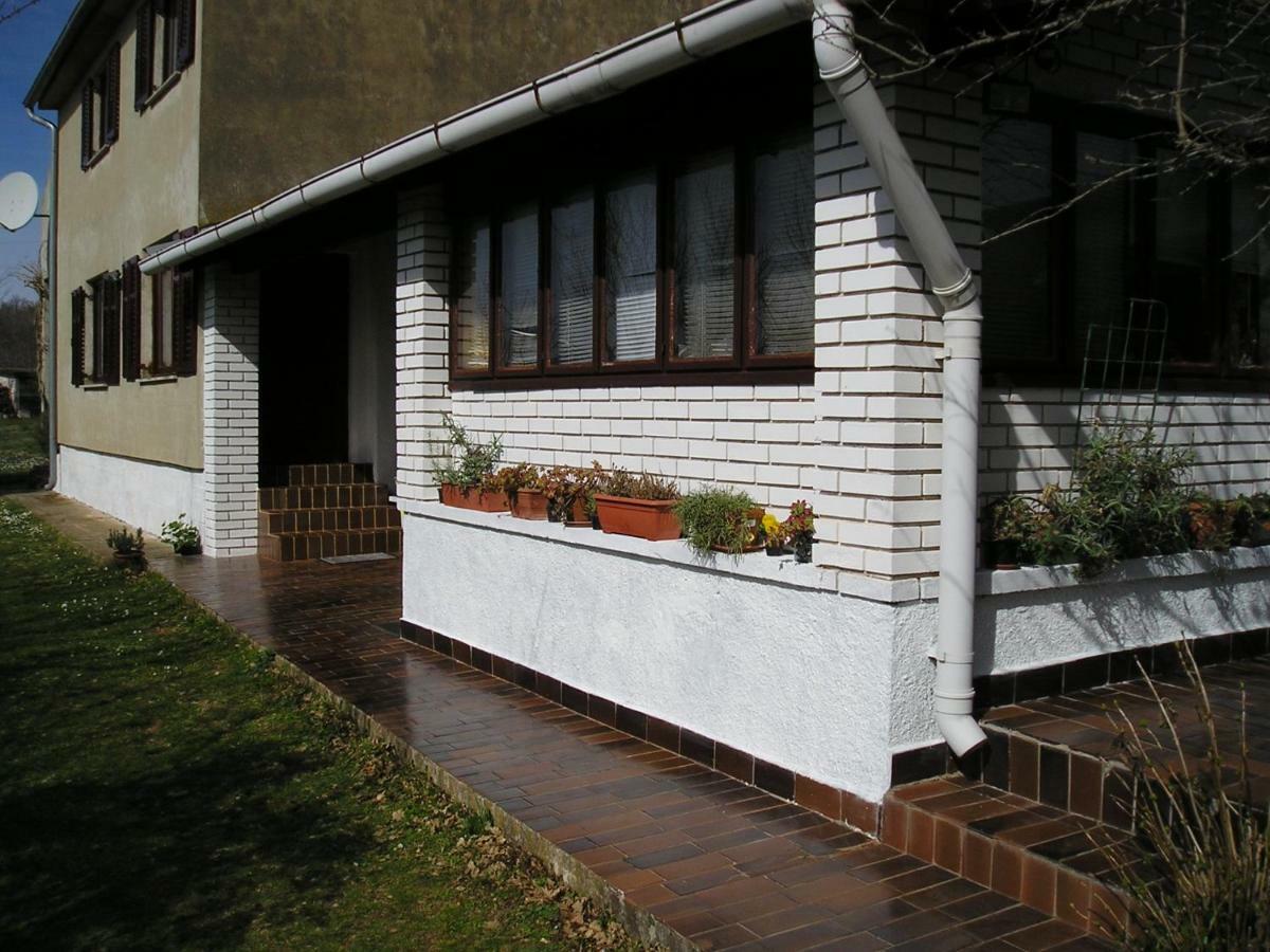 Twin Oaks Apartment Sisan Exterior photo